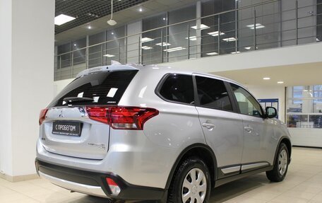 Mitsubishi Outlander III рестайлинг 3, 2018 год, 1 945 000 рублей, 5 фотография