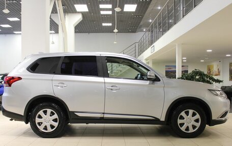 Mitsubishi Outlander III рестайлинг 3, 2018 год, 1 945 000 рублей, 4 фотография