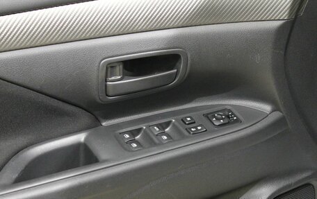 Mitsubishi Outlander III рестайлинг 3, 2018 год, 1 945 000 рублей, 9 фотография