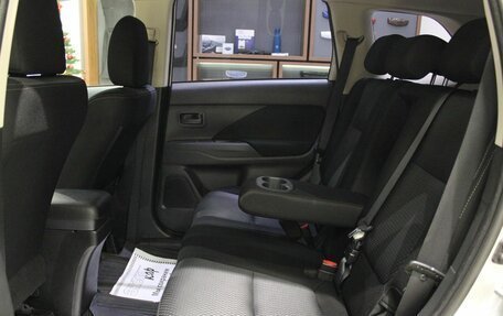 Mitsubishi Outlander III рестайлинг 3, 2018 год, 1 945 000 рублей, 20 фотография