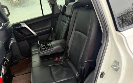 Toyota Land Cruiser Prado 150 рестайлинг 2, 2010 год, 3 000 000 рублей, 11 фотография