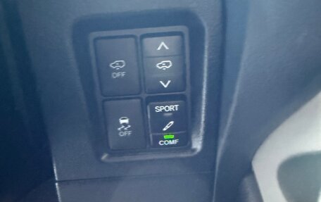 Toyota Land Cruiser Prado 150 рестайлинг 2, 2010 год, 3 000 000 рублей, 26 фотография