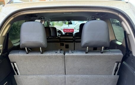 Toyota Land Cruiser Prado 150 рестайлинг 2, 2010 год, 3 000 000 рублей, 28 фотография