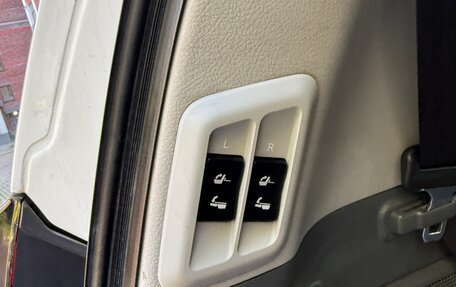 Toyota Land Cruiser Prado 150 рестайлинг 2, 2010 год, 3 000 000 рублей, 31 фотография