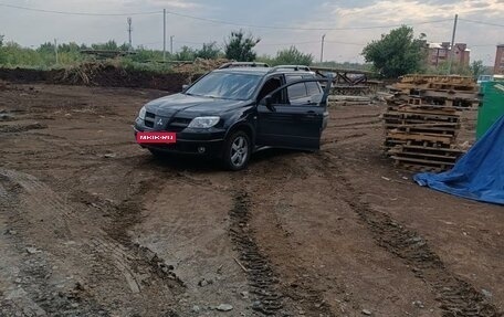 Mitsubishi Outlander III рестайлинг 3, 2006 год, 670 000 рублей, 4 фотография