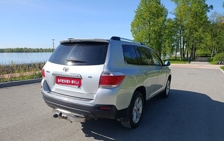 Toyota Highlander III, 2012 год, 1 720 000 рублей, 3 фотография