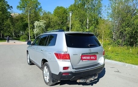 Toyota Highlander III, 2012 год, 1 720 000 рублей, 4 фотография
