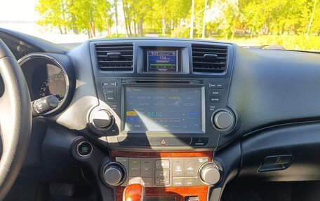 Toyota Highlander III, 2012 год, 1 720 000 рублей, 8 фотография