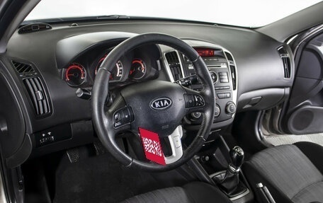 KIA cee'd I рестайлинг, 2010 год, 525 000 рублей, 17 фотография