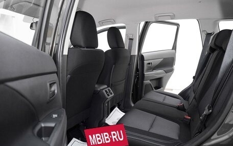 Mitsubishi Outlander III рестайлинг 3, 2020 год, 1 799 000 рублей, 12 фотография