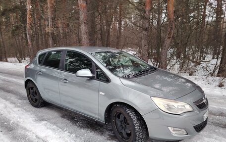 Opel Astra J, 2010 год, 590 000 рублей, 3 фотография