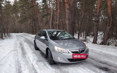 Opel Astra J, 2010 год, 590 000 рублей, 2 фотография