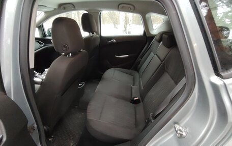 Opel Astra J, 2010 год, 590 000 рублей, 9 фотография