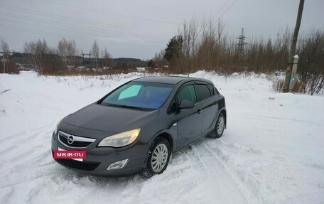 Opel Astra J, 2010 год, 570 000 рублей, 2 фотография