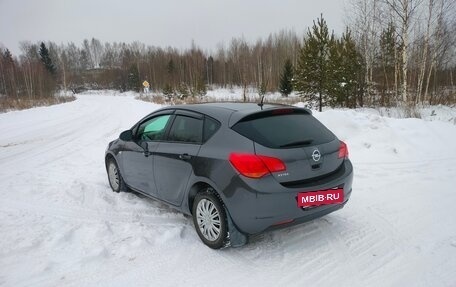 Opel Astra J, 2010 год, 570 000 рублей, 11 фотография