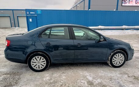 Volkswagen Jetta VI, 2010 год, 750 000 рублей, 4 фотография