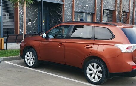 Mitsubishi Outlander III рестайлинг 3, 2012 год, 1 100 000 рублей, 3 фотография