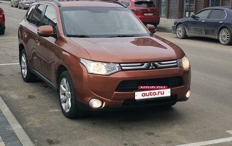 Mitsubishi Outlander III рестайлинг 3, 2012 год, 1 100 000 рублей, 4 фотография