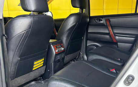 Toyota Highlander III, 2012 год, 1 849 000 рублей, 9 фотография