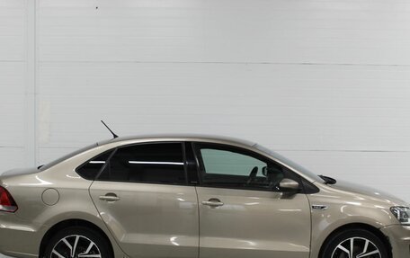 Volkswagen Polo VI (EU Market), 2016 год, 890 000 рублей, 2 фотография