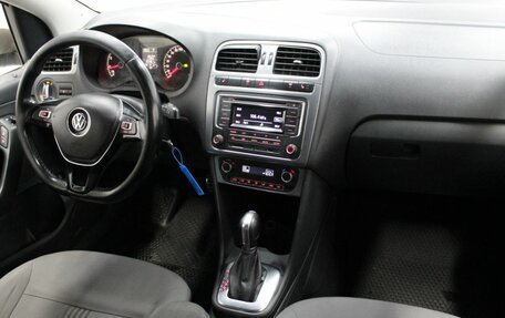 Volkswagen Polo VI (EU Market), 2016 год, 890 000 рублей, 12 фотография