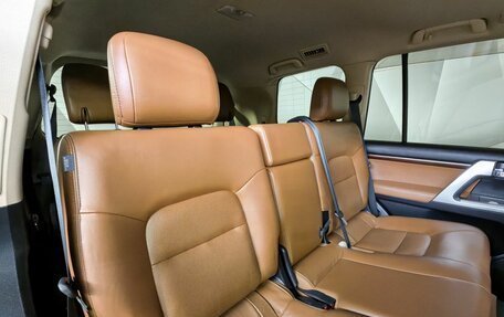 Toyota Land Cruiser 200, 2015 год, 4 525 150 рублей, 15 фотография