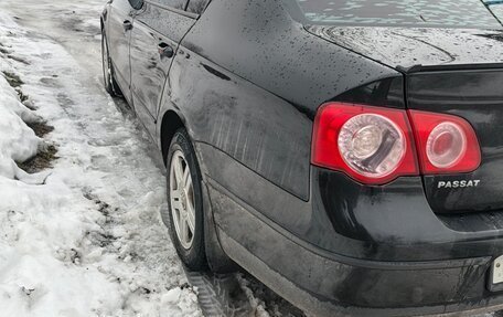 Volkswagen Passat B6, 2005 год, 555 000 рублей, 3 фотография