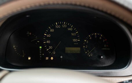 Toyota Harrier, 2000 год, 800 000 рублей, 12 фотография