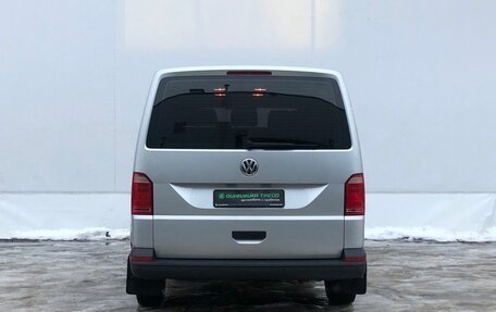 Volkswagen Caravelle T6 рестайлинг, 2017 год, 2 355 000 рублей, 6 фотография