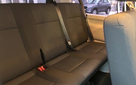 Volkswagen Caravelle T6 рестайлинг, 2017 год, 2 355 000 рублей, 12 фотография