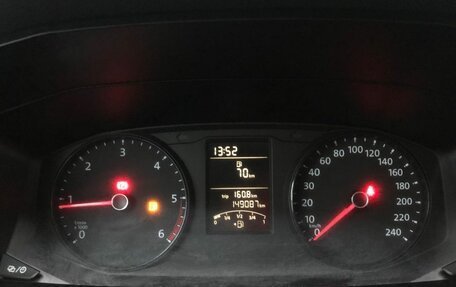 Volkswagen Caravelle T6 рестайлинг, 2017 год, 2 355 000 рублей, 17 фотография