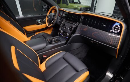 Rolls-Royce Cullinan, 2025 год, 97 900 000 рублей, 16 фотография