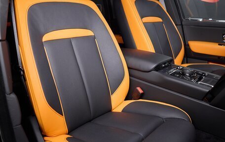 Rolls-Royce Cullinan, 2025 год, 97 900 000 рублей, 17 фотография