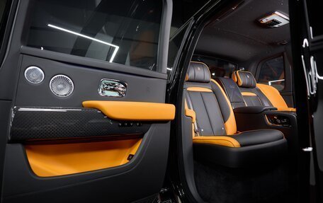 Rolls-Royce Cullinan, 2025 год, 97 900 000 рублей, 34 фотография