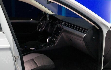 Volkswagen Passat B8 рестайлинг, 2018 год, 2 050 000 рублей, 11 фотография