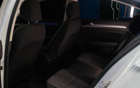 Volkswagen Passat B8 рестайлинг, 2018 год, 2 050 000 рублей, 12 фотография