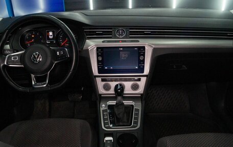 Volkswagen Passat B8 рестайлинг, 2018 год, 2 050 000 рублей, 10 фотография