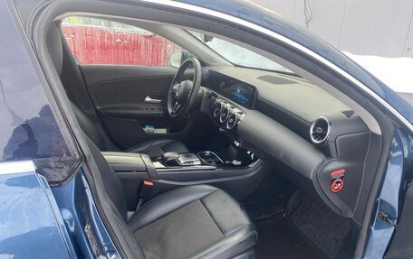 Mercedes-Benz CLA, 2019 год, 2 200 000 рублей, 3 фотография