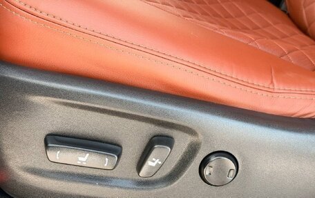 Toyota Land Cruiser Prado 150 рестайлинг 2, 2016 год, 3 575 000 рублей, 26 фотография