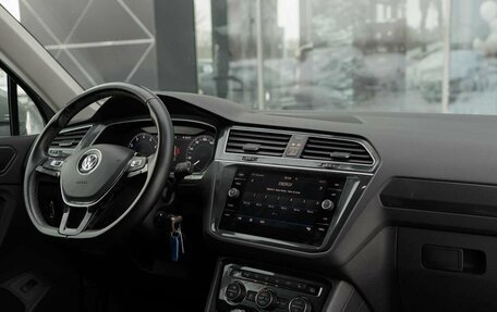 Volkswagen Tiguan II, 2018 год, 3 280 000 рублей, 10 фотография