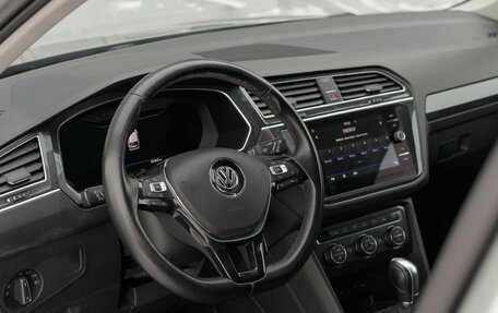 Volkswagen Tiguan II, 2018 год, 3 280 000 рублей, 11 фотография