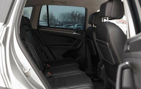 Volkswagen Tiguan II, 2018 год, 3 280 000 рублей, 18 фотография