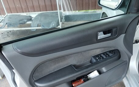 Ford Focus II рестайлинг, 2006 год, 450 000 рублей, 17 фотография