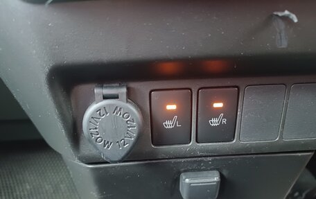 Toyota Roomy I, 2019 год, 1 580 000 рублей, 13 фотография