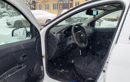 Renault Logan II, 2016 год, 349 990 рублей, 7 фотография