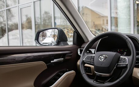 Toyota Highlander, 2025 год, 6 350 000 рублей, 10 фотография