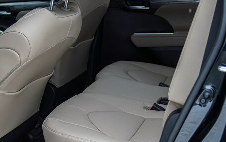 Toyota Highlander, 2025 год, 6 350 000 рублей, 18 фотография