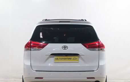 Toyota Sienna III, 2010 год, 1 539 000 рублей, 6 фотография