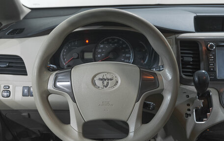 Toyota Sienna III, 2010 год, 1 539 000 рублей, 18 фотография