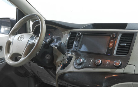 Toyota Sienna III, 2010 год, 1 539 000 рублей, 17 фотография